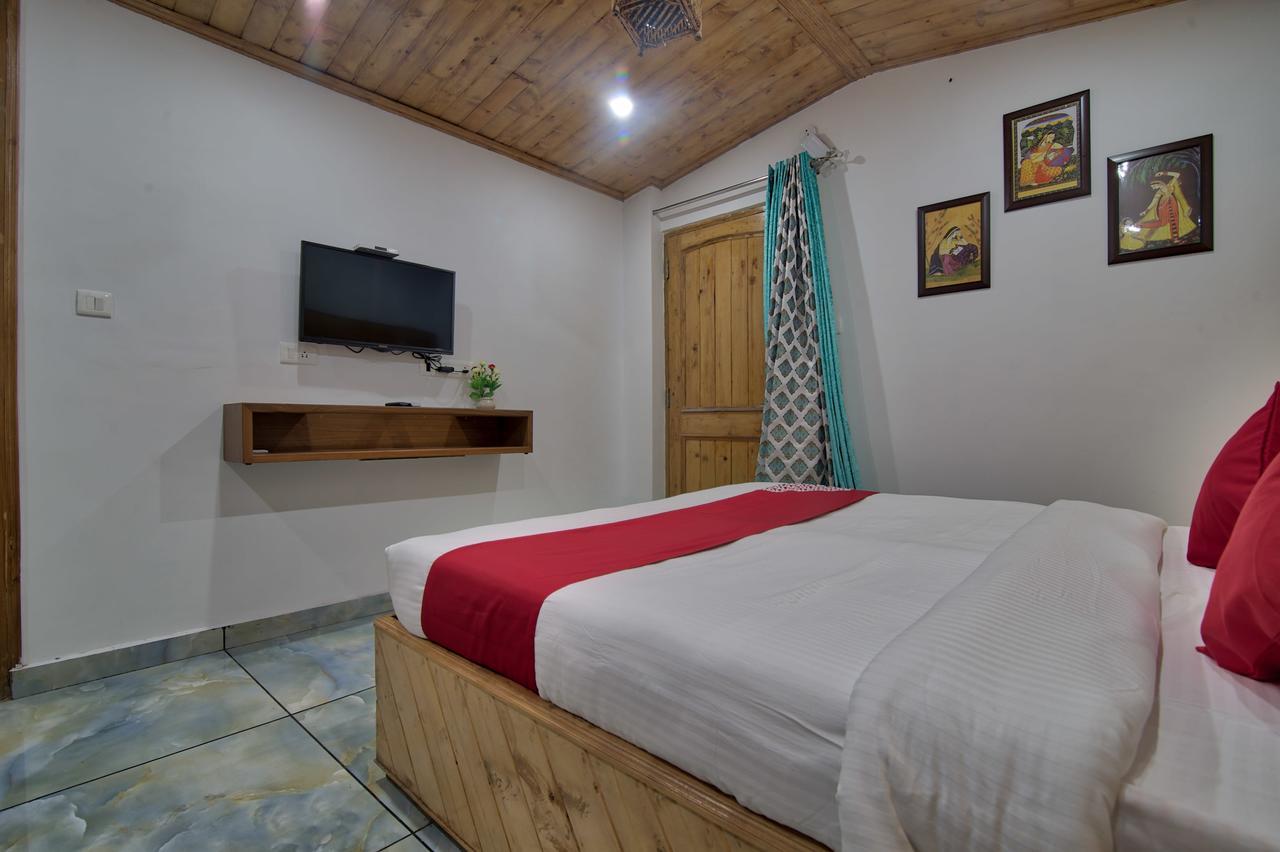 Oyo 13755 Woodstock Inn Далхаузі Екстер'єр фото