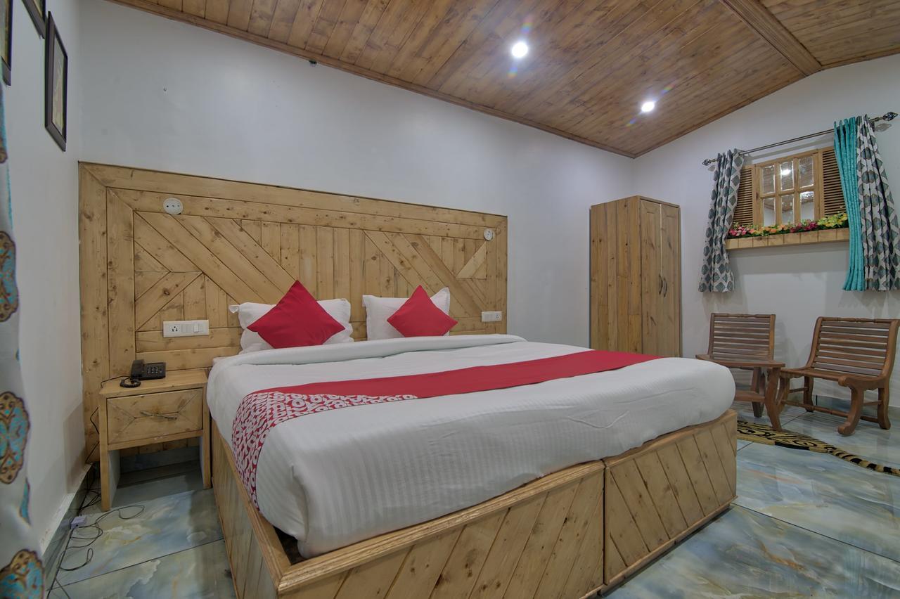 Oyo 13755 Woodstock Inn Далхаузі Екстер'єр фото